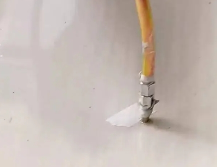 普洱市瓷砖空鼓维修公司专业解答在瓷砖铺贴过程中，如果使用的砂料过粗（如全部使用了粗砂），可能会导致以下问题